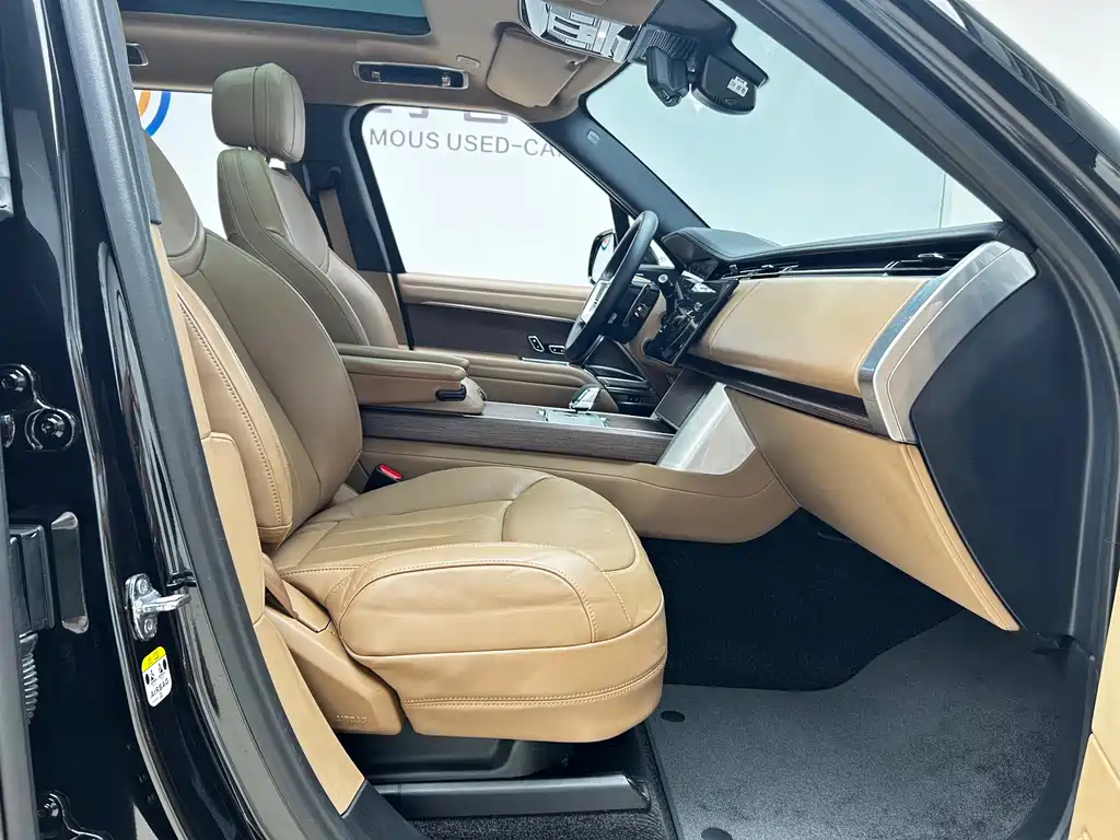 Range Rover 2024 3.0 L6 360PS SE