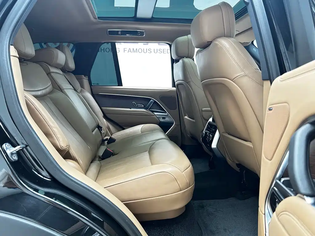 Range Rover 2024 3.0 L6 360PS SE