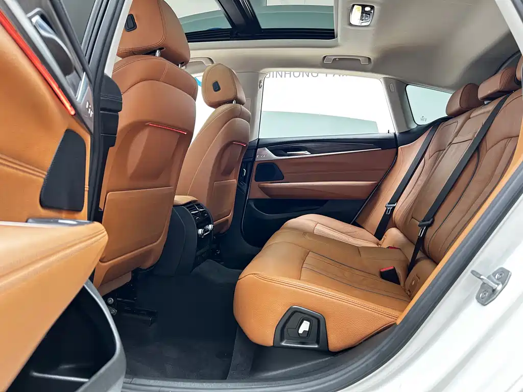 BMW 6 Series GT 2019 630i Luxury Design Package