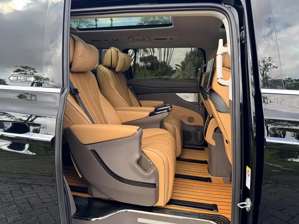 Denza D9 2022 DM-i 970 AWD Zunrong Edition