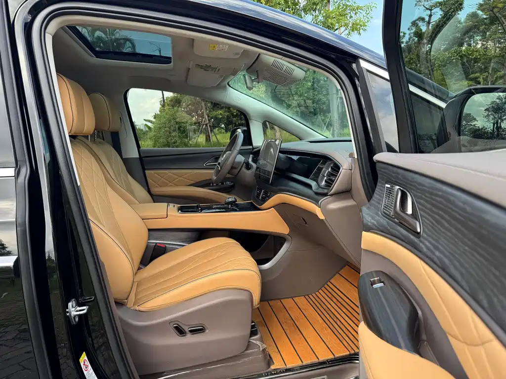Denza D9 2022 DM-i 970 AWD Zunrong Edition