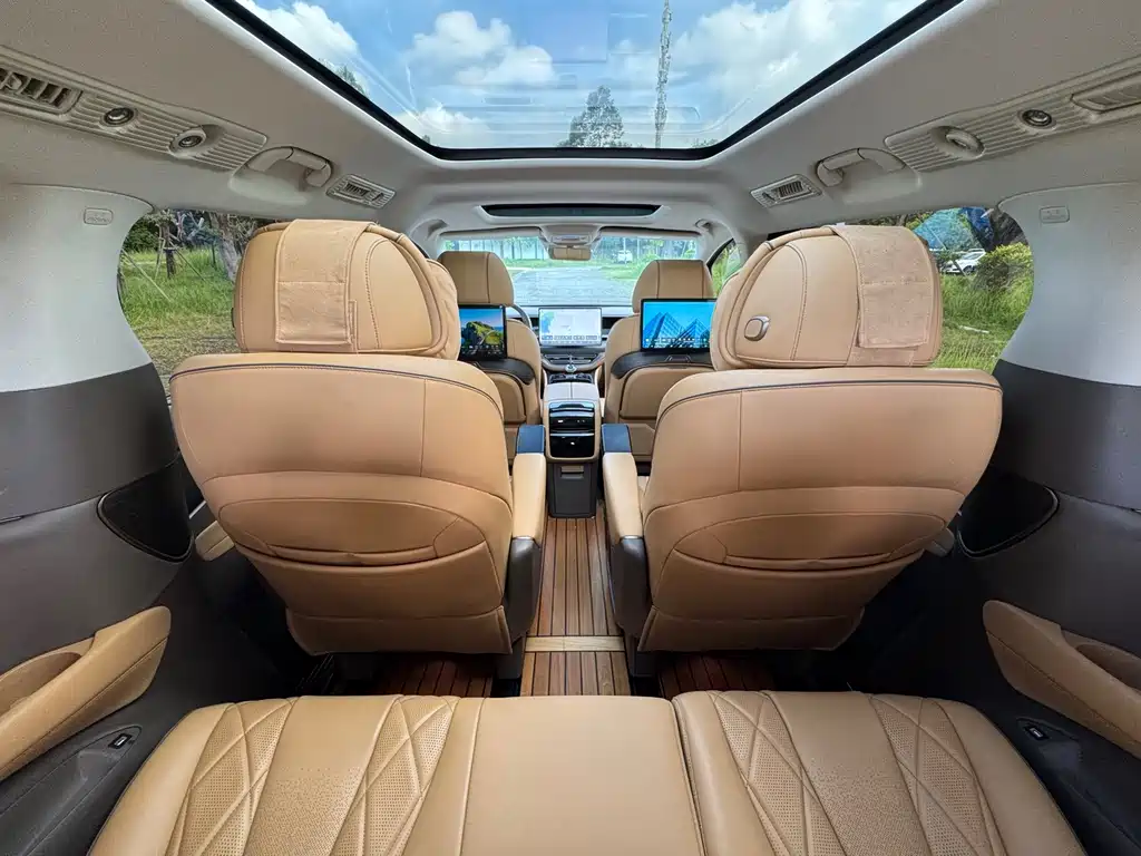 Denza D9 2022 DM-i 970 AWD Zunrong Edition