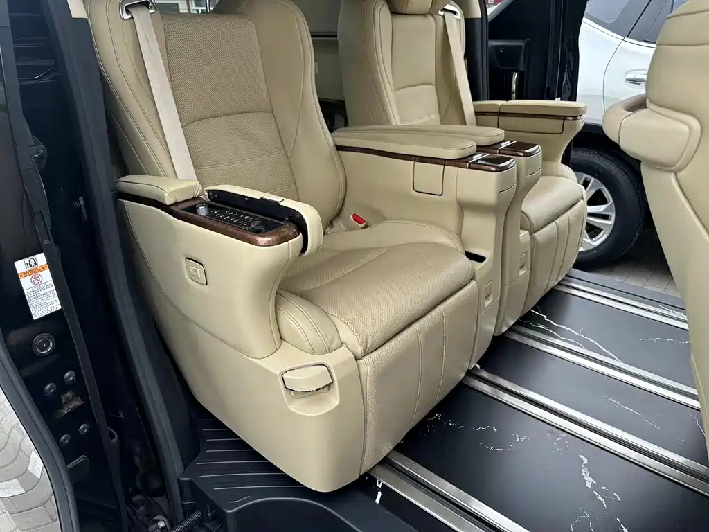 Toyota Alphard 2018 3.5L Premium Edition