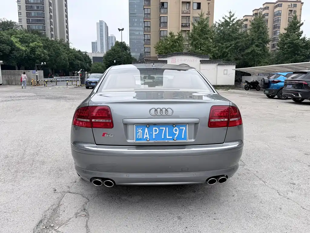 Audi S8 2009 S8 5.2 FSI quattro