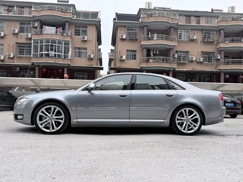 Audi S8 2009 S8 5.2 FSI quattro