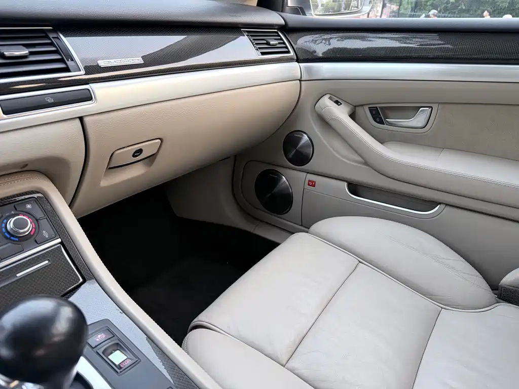 Audi S8 2009 S8 5.2 FSI quattro