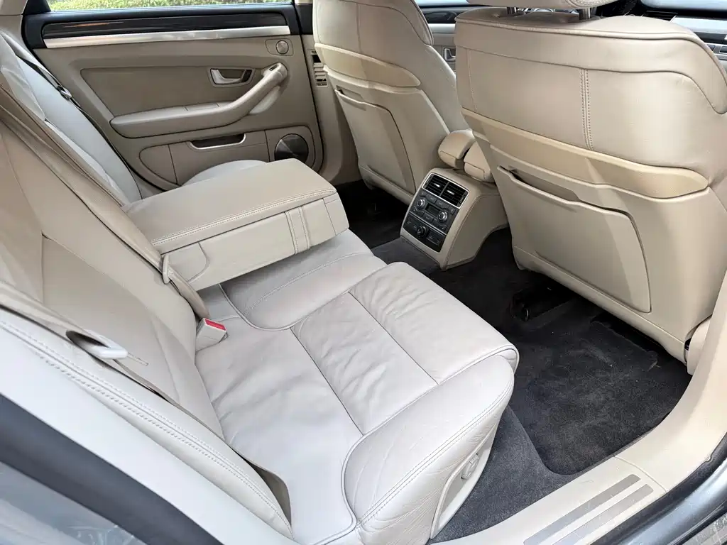 Audi S8 2009 S8 5.2 FSI quattro