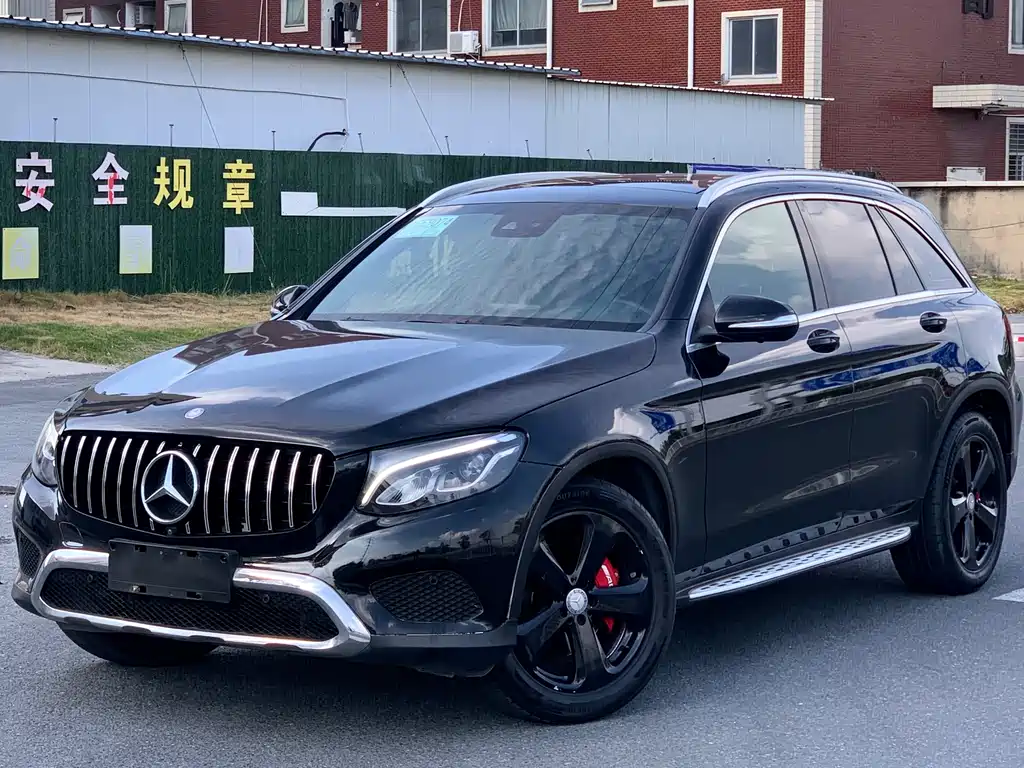Mercedes-Benz GLC 2016 model GLC 260 4MATIC Luxury
