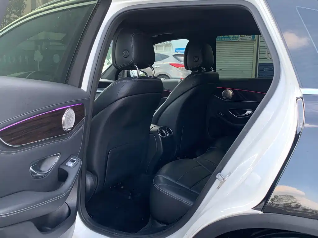 Mercedes-Benz GLC 2016 model GLC 260 4MATIC Luxury