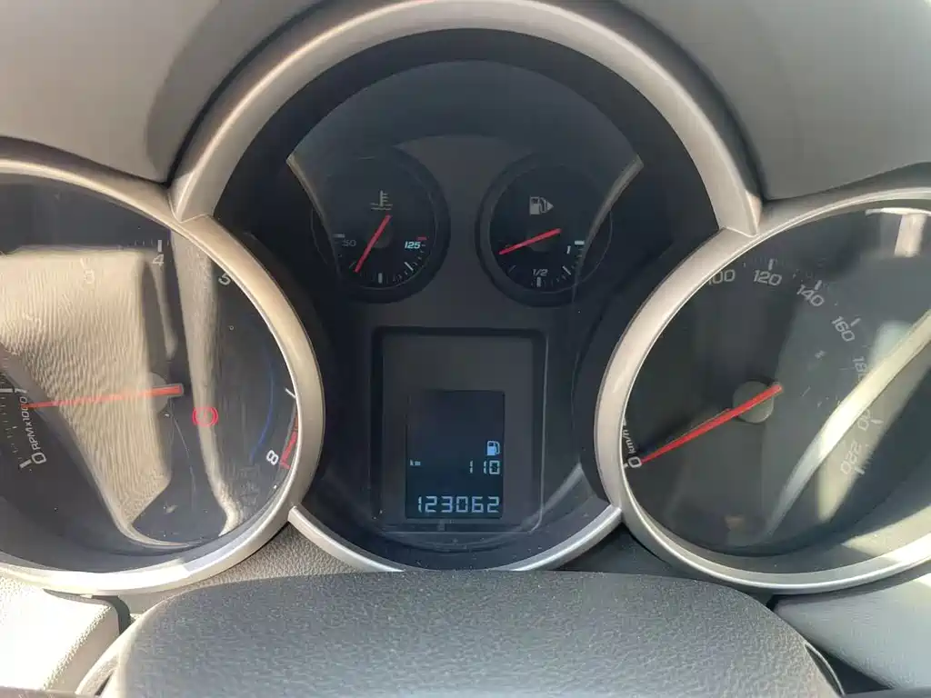 Cruze 2012 1.6L SE MT
