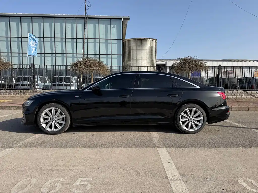 Audi A6L 2022 45 TFSI Zhenxuan Dynamic Edition