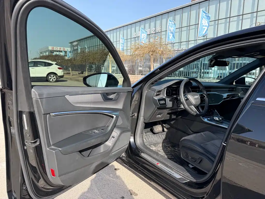 Audi A6L 2022 45 TFSI Zhenxuan Dynamic Edition