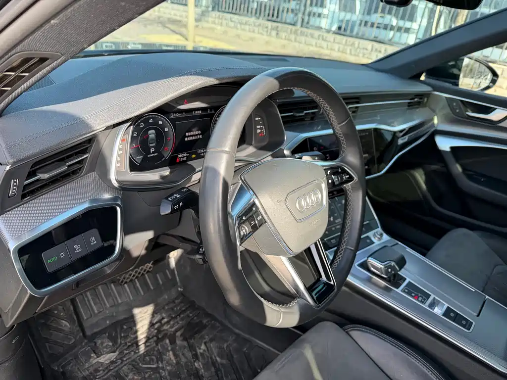 Audi A6L 2022 45 TFSI Zhenxuan Dynamic Edition