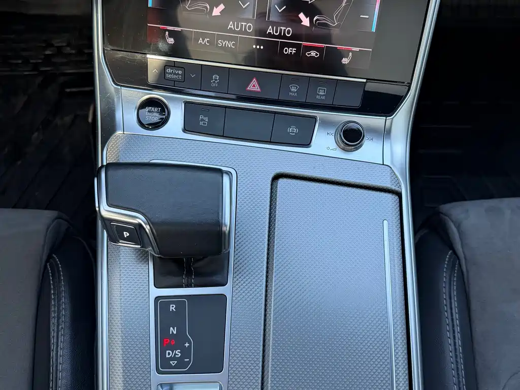 Audi A6L 2022 45 TFSI Zhenxuan Dynamic Edition