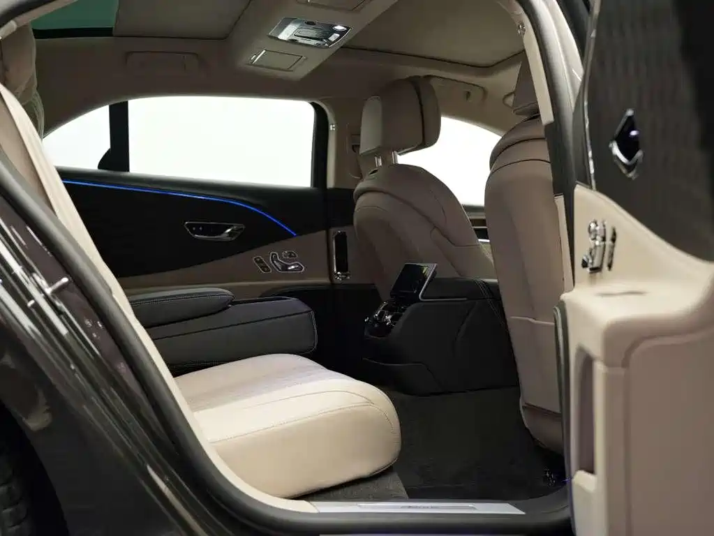 Bentley Flying Spur 2024 4.0T V8 Azure