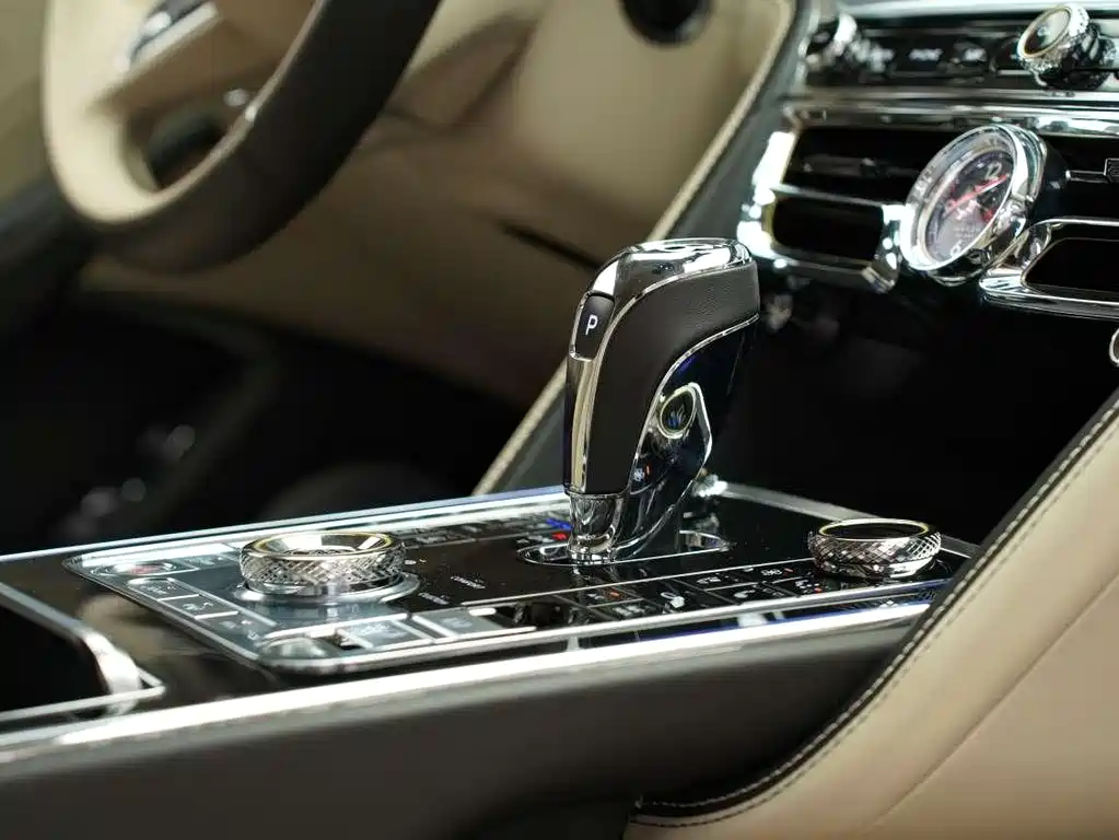 Bentley Flying Spur 2024 4.0T V8 Azure