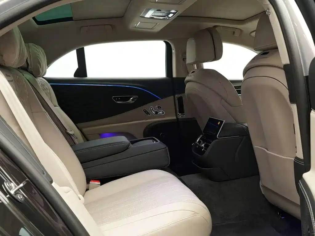 Bentley Flying Spur 2024 4.0T V8 Azure