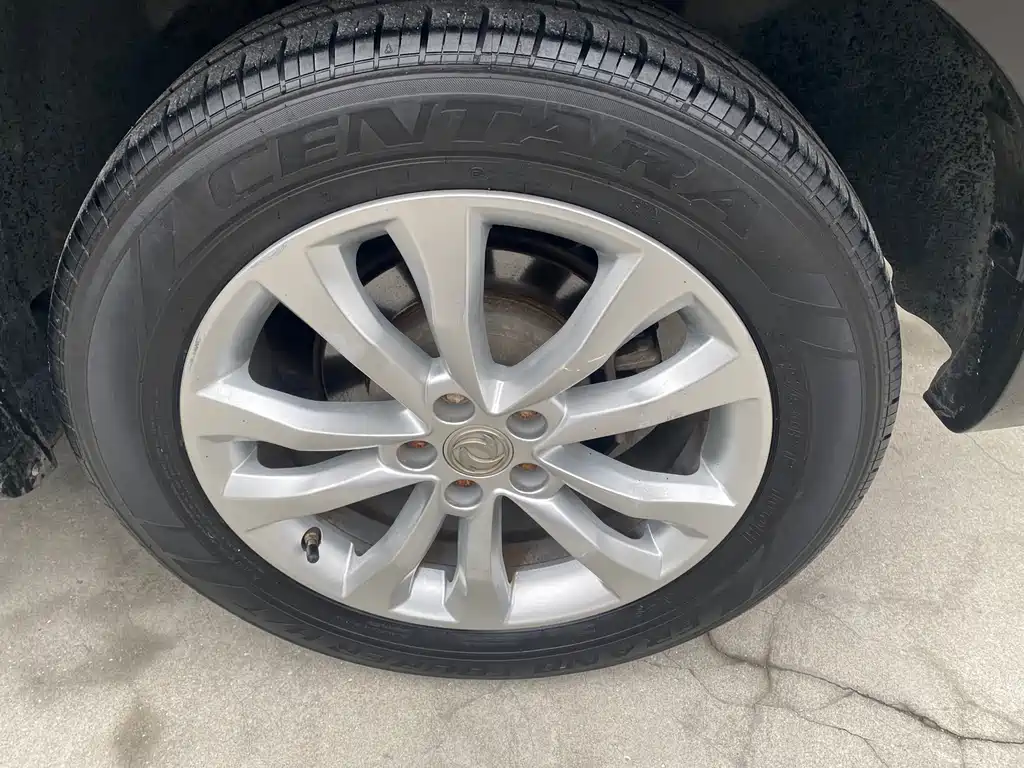 Dongfeng Fengshen AX7 2015 2.3L Automatic Supreme Edition