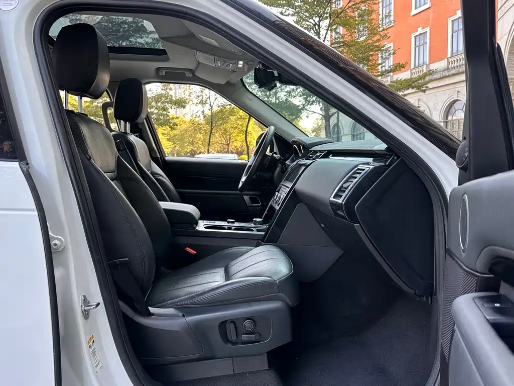 Land Rover Discovery 2019 3.0 SC V6 SE
