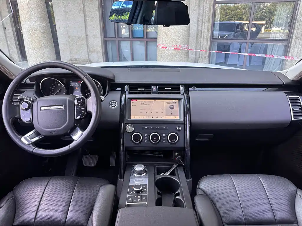 Land Rover Discovery 2019 3.0 SC V6 SE
