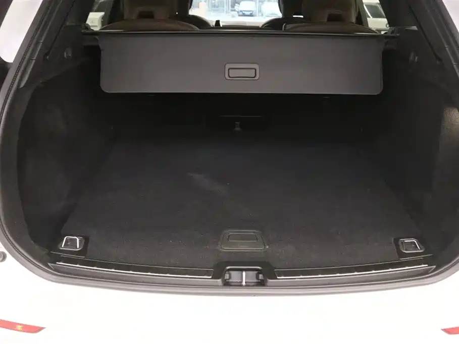Volvo XC60 2023 B5 AWD Momentum