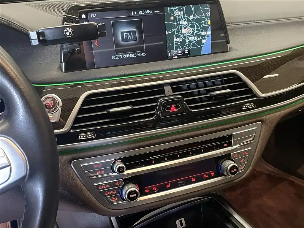 BMW 7 Series 2016 730Li Leading Edition - фото 21