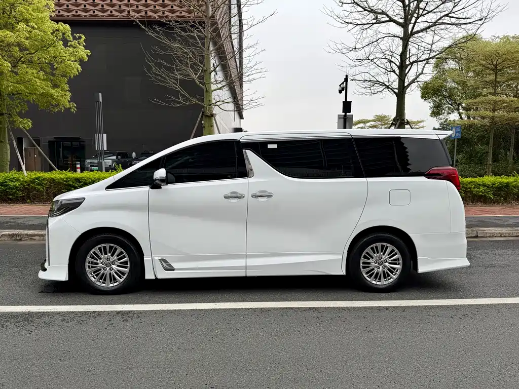 Toyota Alphard 2019 Hybrid 2.5L Premium Edition