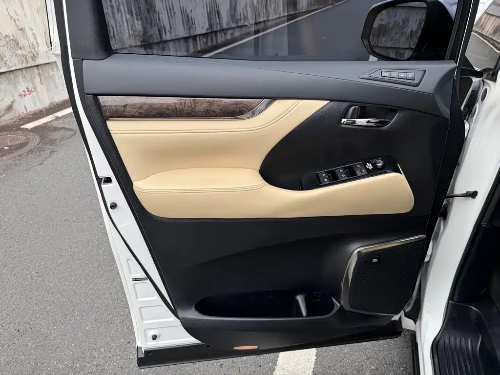 Toyota Alphard 2019 Hybrid 2.5L Premium Edition