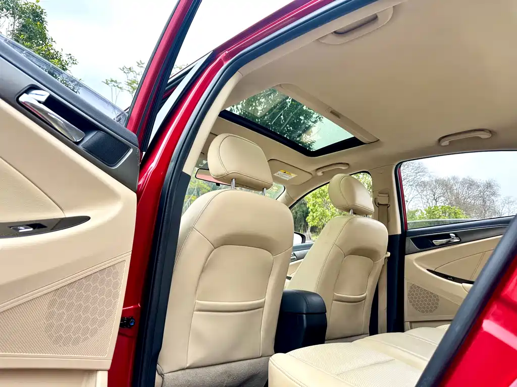Eado 2015 1.6L Automatic Luxury