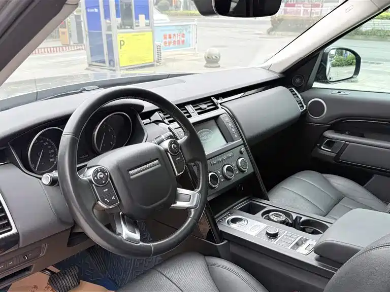 Land Rover Discovery 2017 3.0 SC V6 S