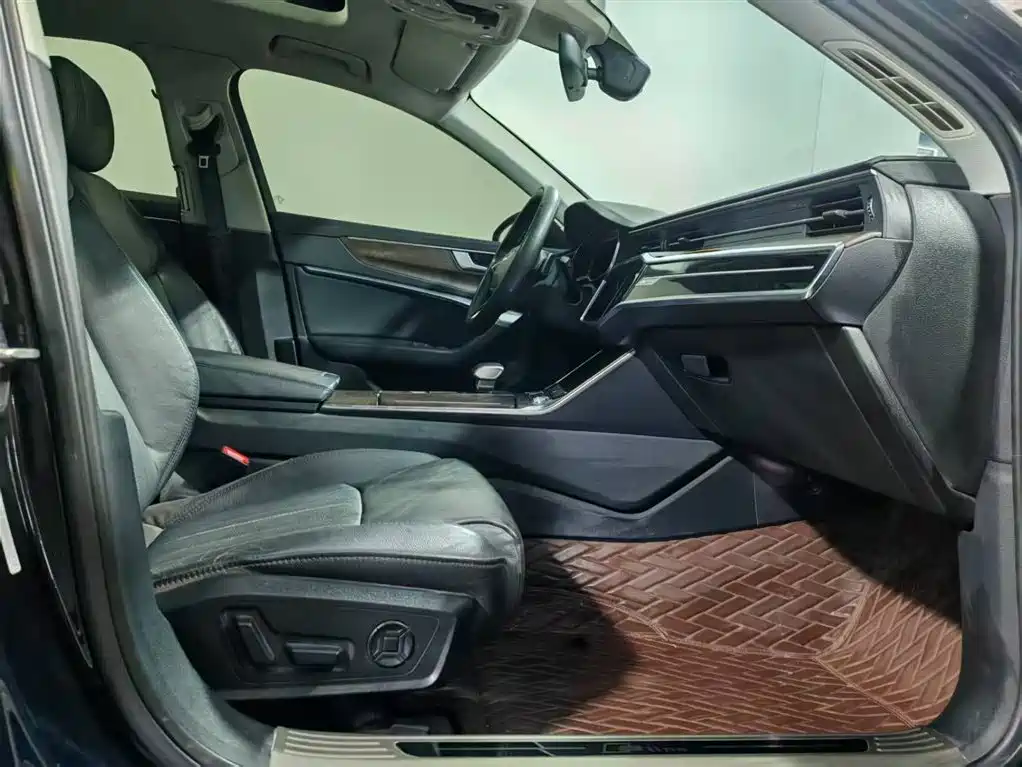 Audi A6L 2020 45 TFSI Zhenxuan Zhiya Edition