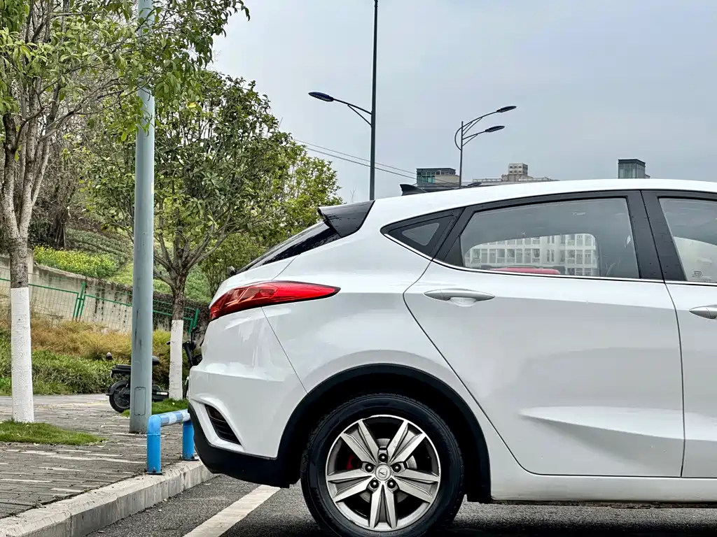 Changan Eado XT 2015 1.6L Manual Zhiku Edition China V