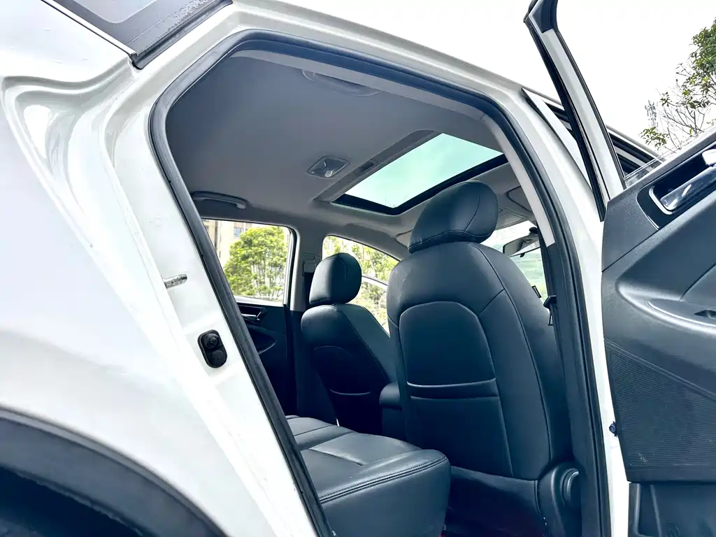 Changan Eado XT 2015 1.6L Manual Zhiku Edition China V