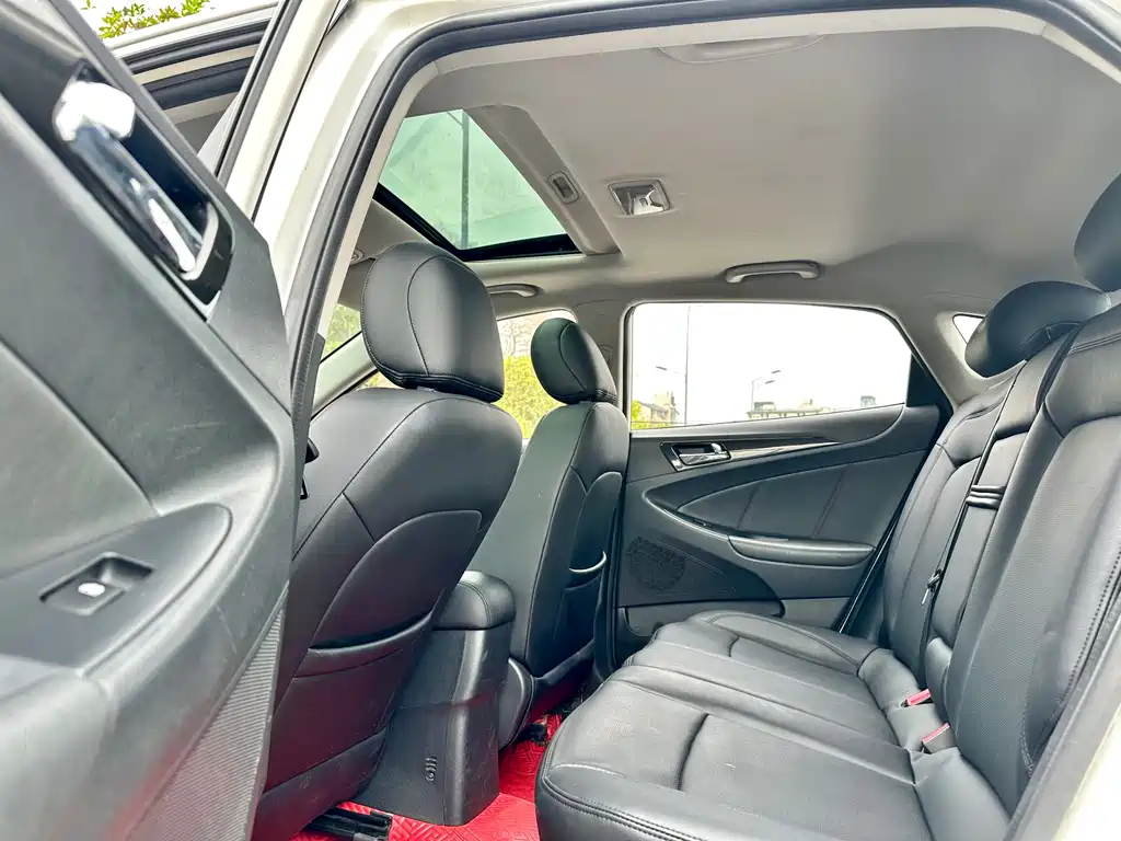 Changan Eado XT 2015 1.6L Manual Zhiku Edition China V