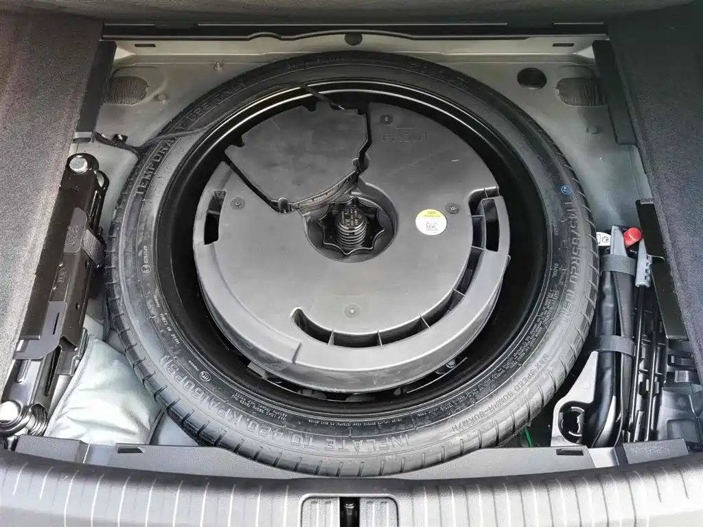 Audi A6L 2025 45 TFSI quattro Zhenxuan Dynamic Edition - фото 8