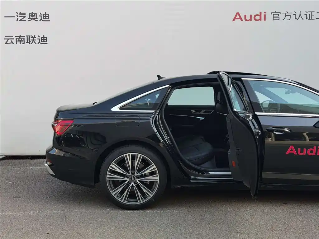 Audi A6L 2025 45 TFSI quattro Zhenxuan Dynamic Edition - фото 25