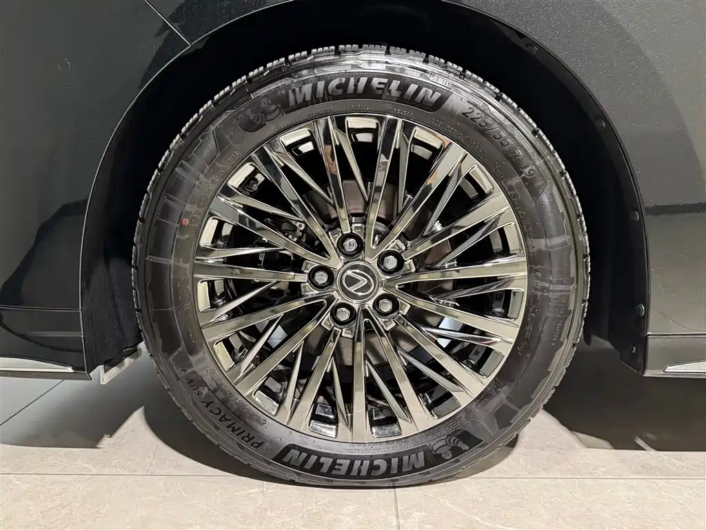 Lexus LM 2023 350h 7-Seat Elegant Edition
