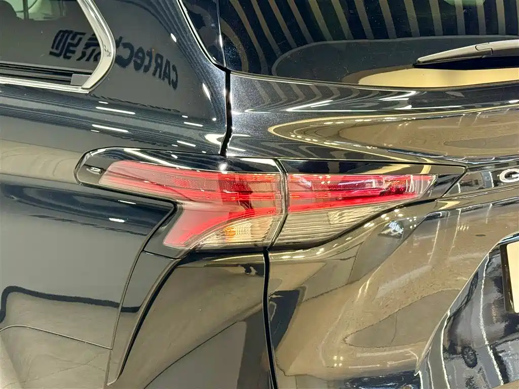 Toyota Granvia 2024 2.5L Hybrid Comfort Edition