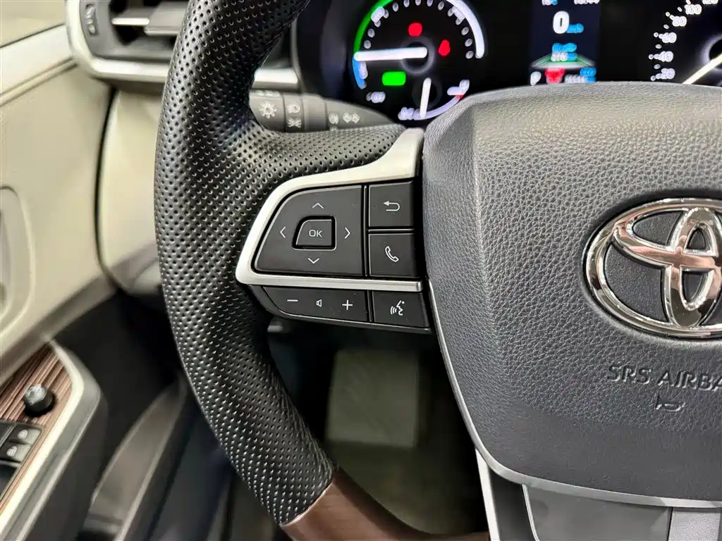 Toyota Granvia 2024 2.5L Hybrid Comfort Edition