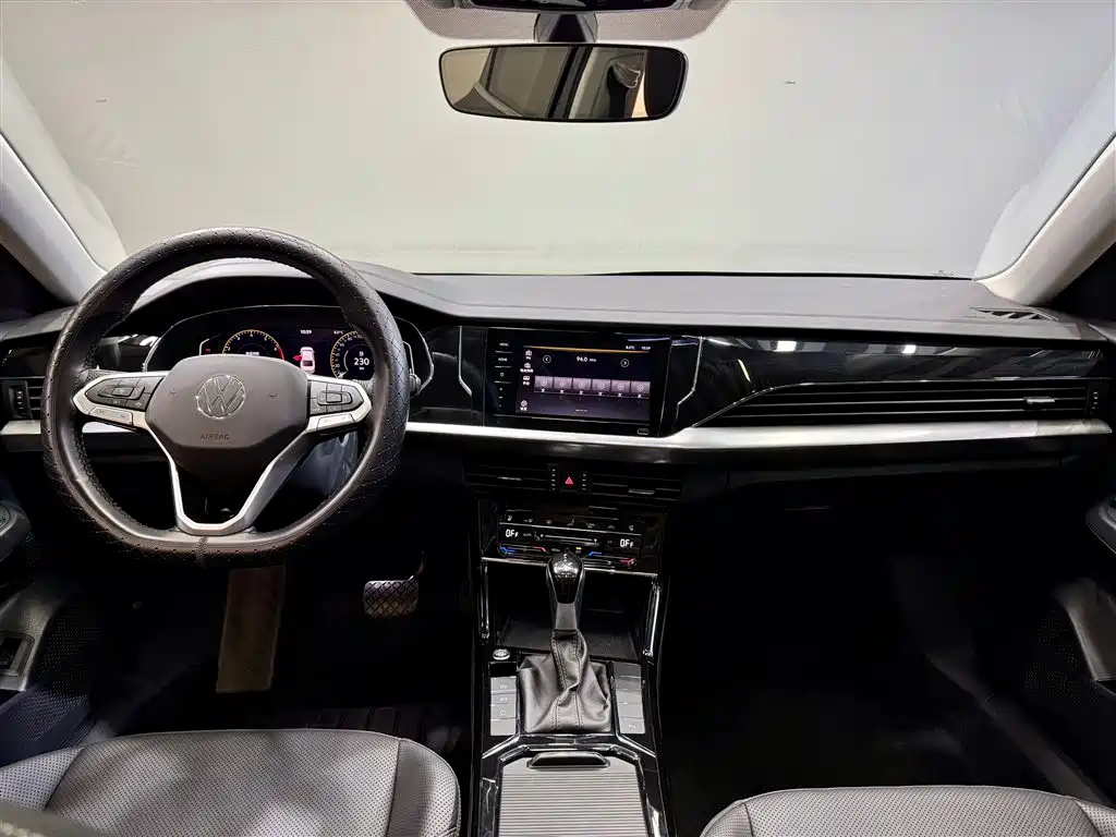 Volkswagen Passat 2025 Elite Edition 330TSI
