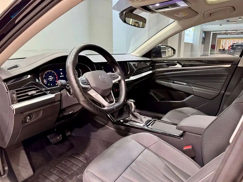 Volkswagen Passat 2025 Elite Edition 330TSI