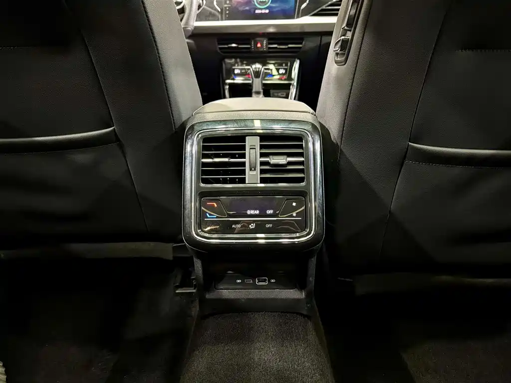 Volkswagen Passat 2024 380TSI Luxury Edition