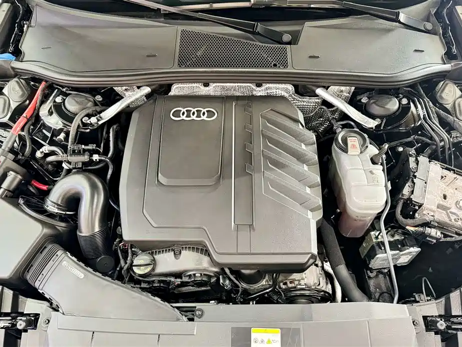 Audi A6L 2023 45 TFSI Quattro Dynamic Selection
