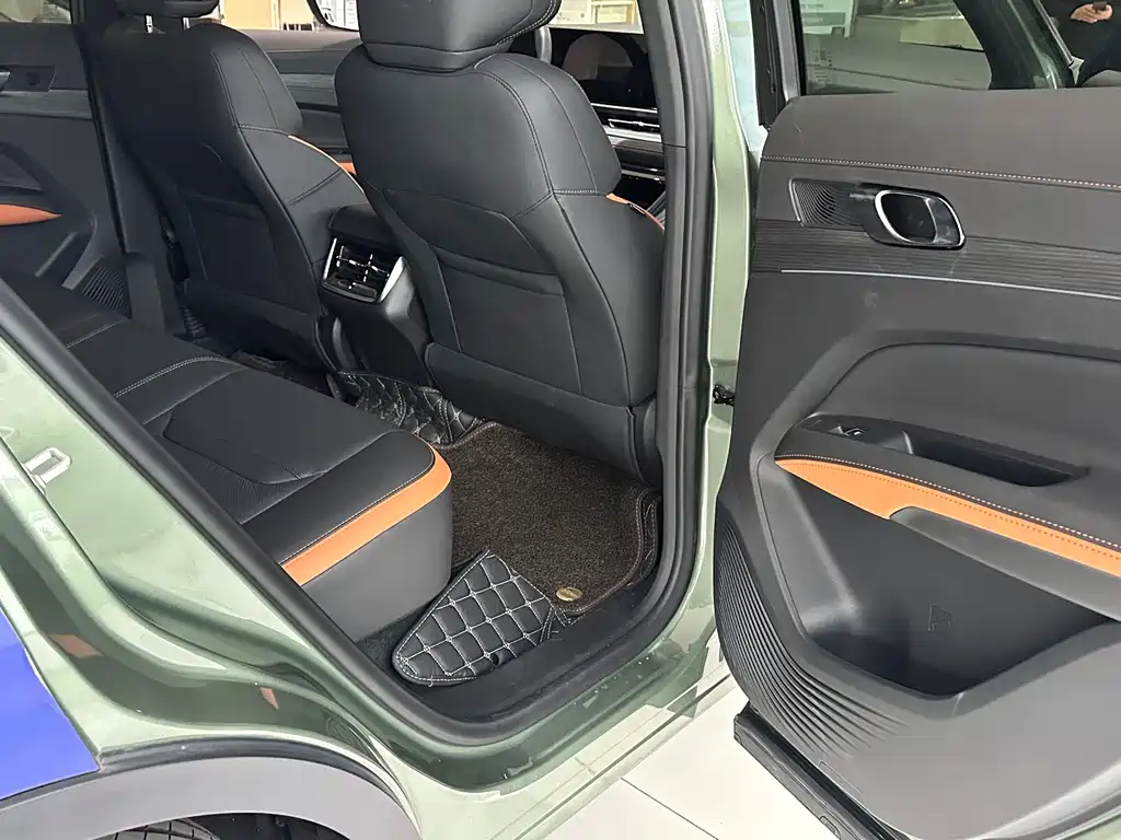 Ford Equator 2025 EcoBoost 170 Zunjing PLUS