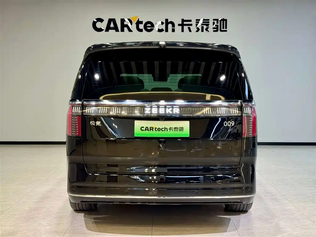 Zeekr 009 2024 7-Seater Aisle Edition AWD 108kWh