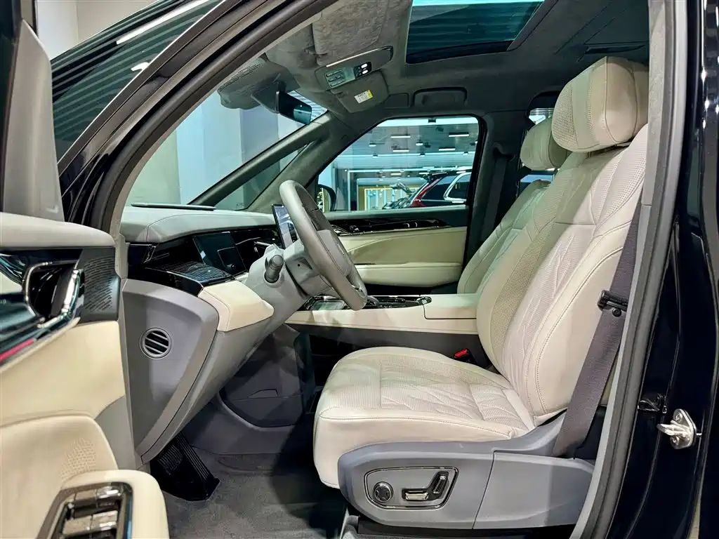 Zeekr 009 2024 7-Seater Aisle Edition AWD 108kWh