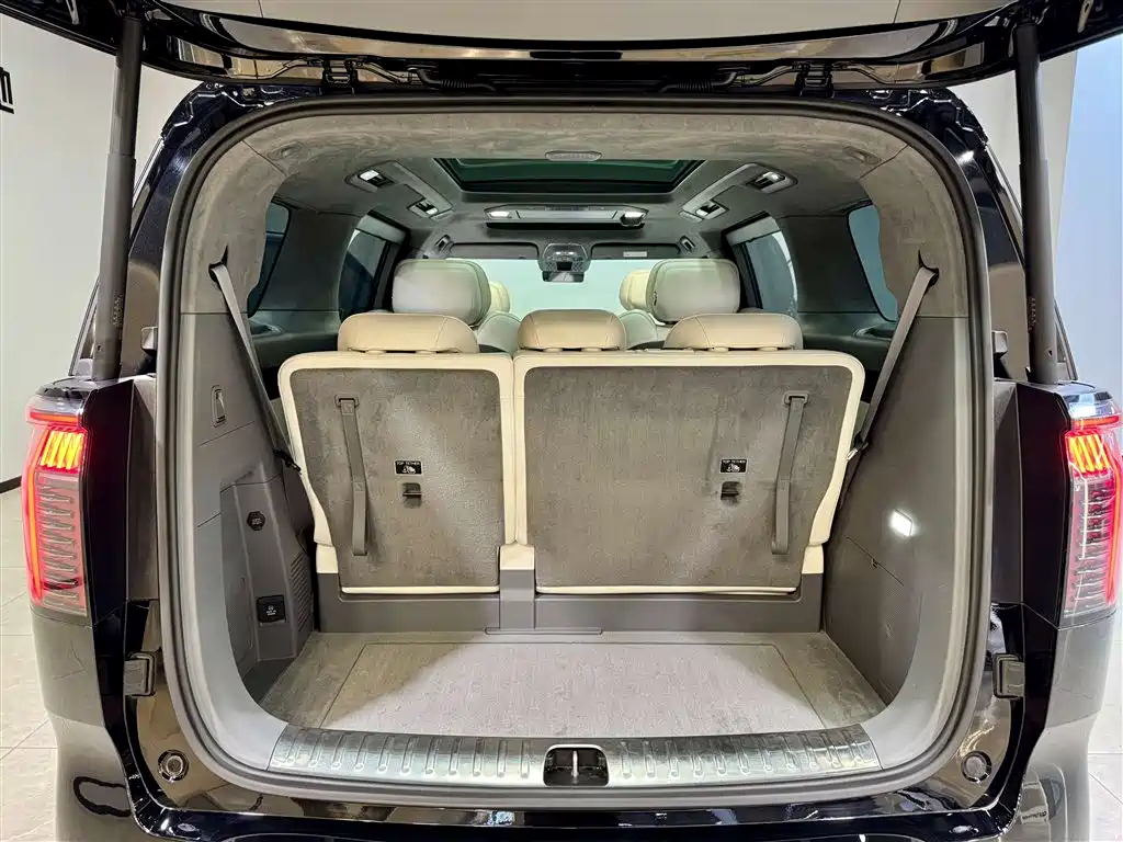 Zeekr 009 2024 7-Seater Aisle Edition AWD 108kWh