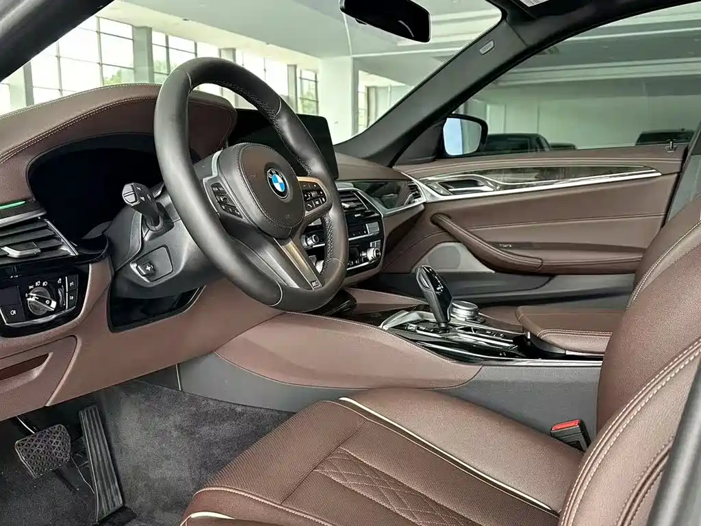 BMW 5 Series 2022 525Li M Sport Package - фото 9