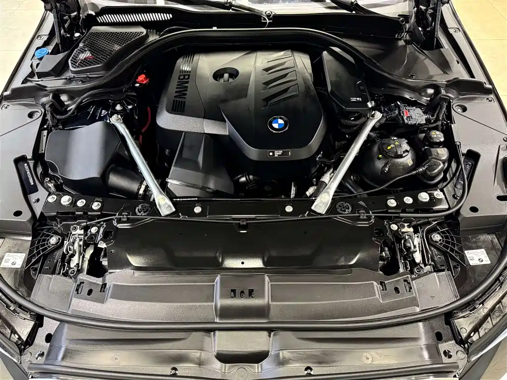 BMW 5 Series 2025 530Li Exclusive M Sport Package - фото 11