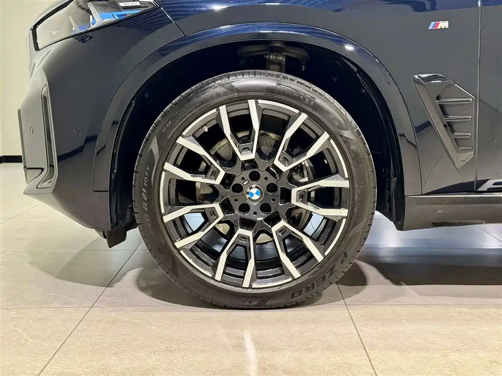 BMW X5 2023 xDrive40Li M Sport Package